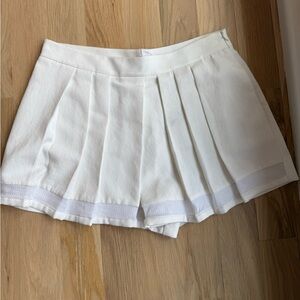 Club Monaco Cream Pleated Skorts